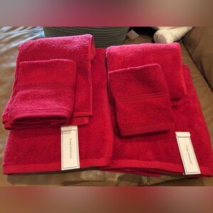 Red Bath Towel Set